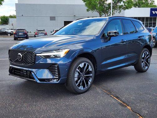 2026 Volvo XC60 B5 Plus