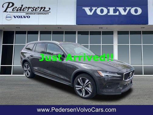Gray 2025 Volvo V60 Cross Country Plus, B5 AWD Gas (mild hybrid)