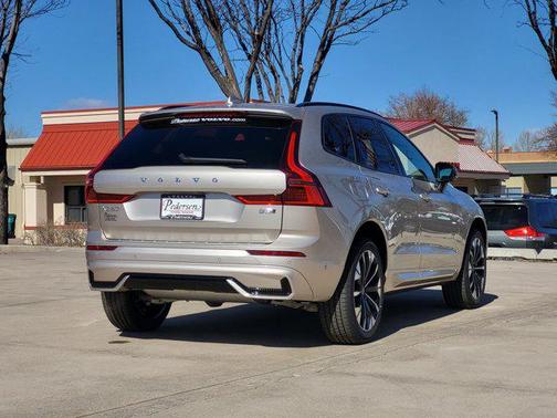 2026 Volvo XC60 B5 Plus