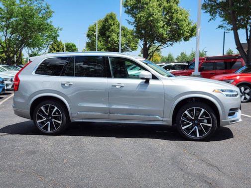 2025 Volvo XC90 B6 Plus 6-Seater