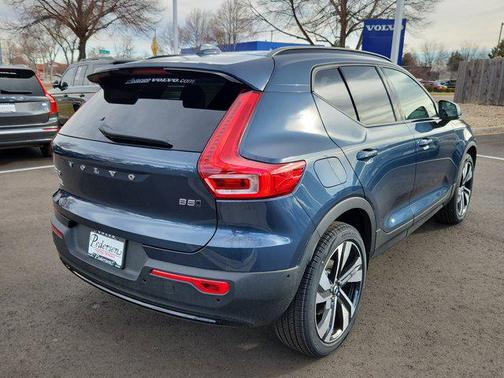 2026 Volvo XC40 B5 Ultra