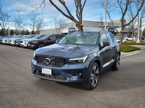 2026 Volvo XC40 B5 Ultra