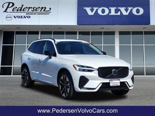 Crystal White Metallic 2026 Volvo XC60 B5 Plus