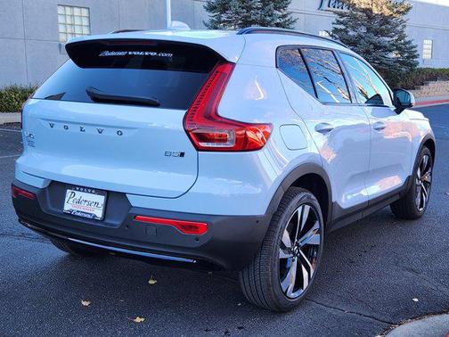 2026 Volvo XC40 B5 Ultra