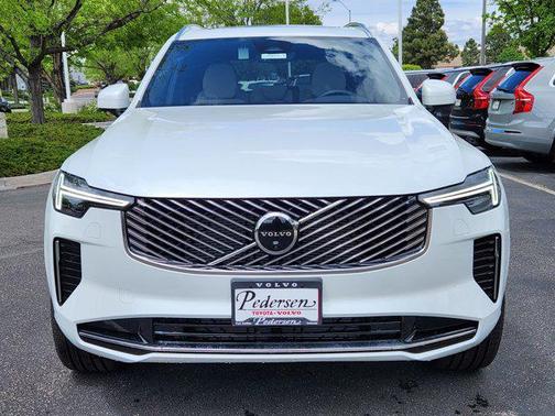 2025 Volvo XC90 B6 Plus 7-Seater