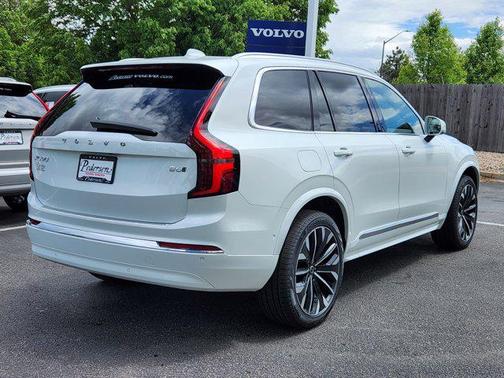 2025 Volvo XC90 B6 Plus 7-Seater
