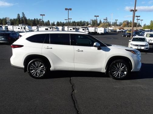 2020 Toyota Highlander Hybrid Platinum