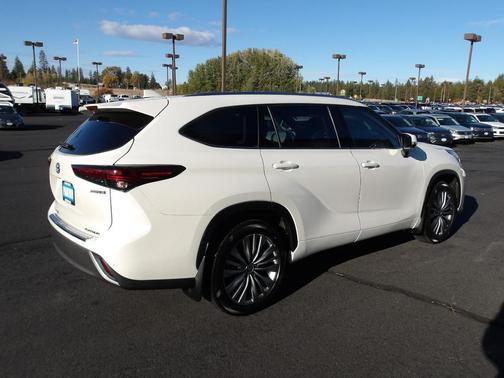 2020 Toyota Highlander Hybrid Platinum