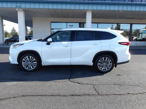 2020 Toyota Highlander Hybrid Platinum