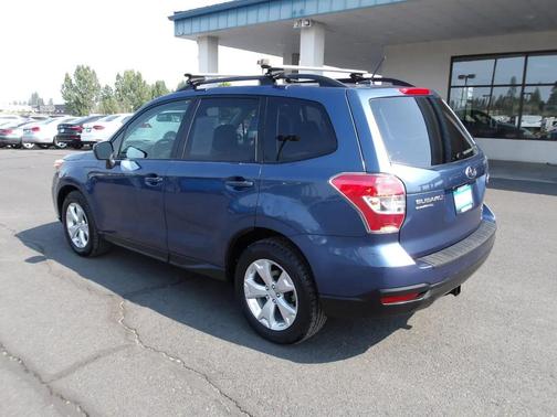 Blue 2014 Subaru Forester 2.5i Premium