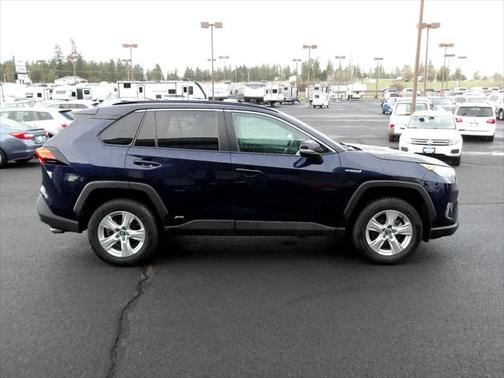 2020 Toyota RAV4 Hybrid XLE
