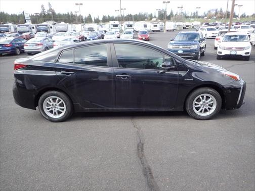 2019 Toyota Prius XLE