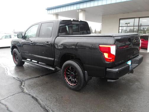 2018 Nissan Titan SL