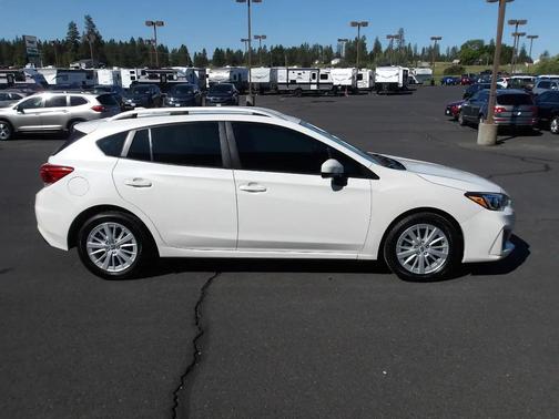 White 2018 Subaru Impreza 2.0i Premium
