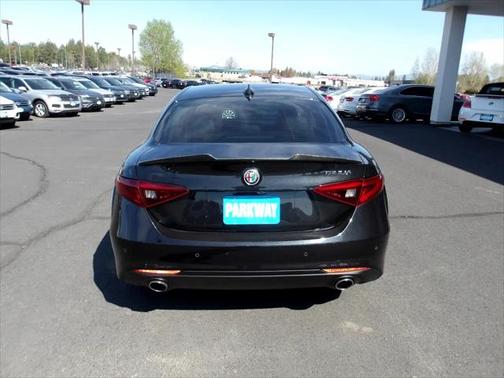 2017 Alfa Romeo Giulia Base