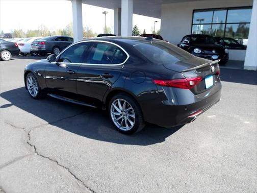 2017 Alfa Romeo Giulia Base