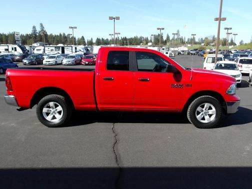 2016 RAM 1500 SLT