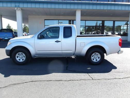 Silver 2015 Nissan Frontier SV-I4