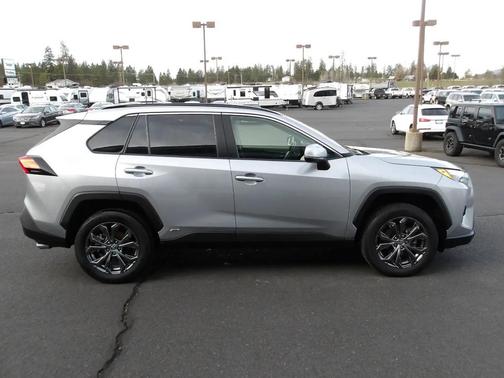 2022 Toyota RAV4 Hybrid XLE Premium