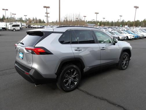2022 Toyota RAV4 Hybrid XLE Premium