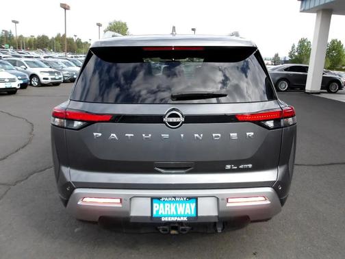2022 Nissan Pathfinder SL 4WD