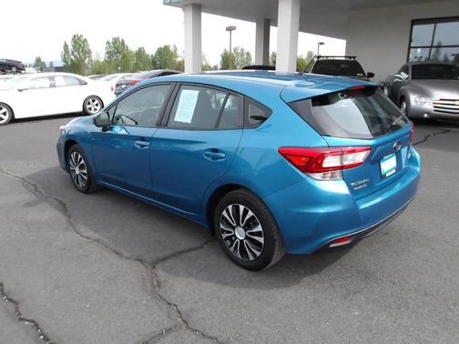 Blue 2019 Subaru Impreza 2.0i