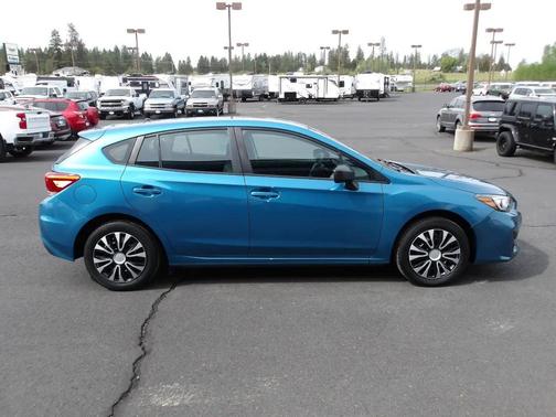Blue 2019 Subaru Impreza 2.0i