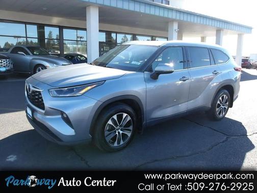 Gray 2021 Toyota Highlander XLE