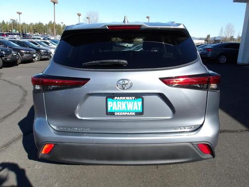 Gray 2021 Toyota Highlander XLE