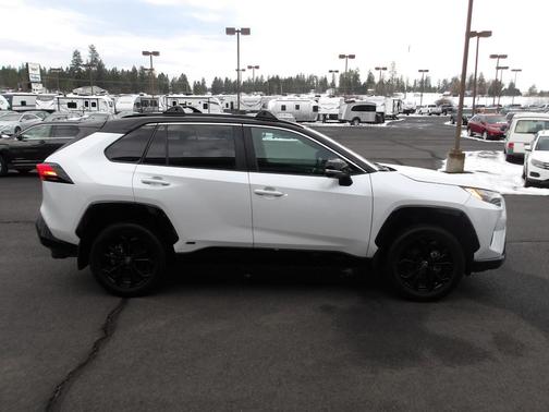 2024 Toyota RAV4 Hybrid SE