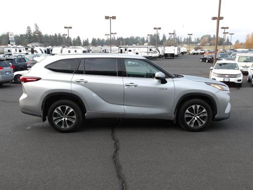 2020 Toyota Highlander Hybrid XLE