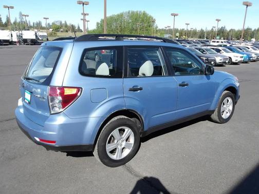 Blue 2011 Subaru Forester 2.5 X