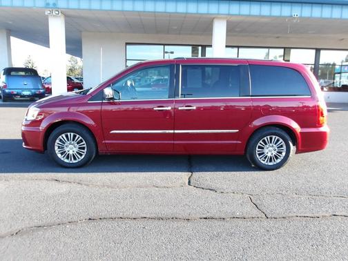 2013 Chrysler Town & Country Touring-L