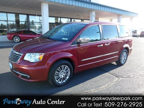 2013 Chrysler Town & Country Touring-L