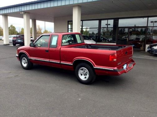Photo 3 of 20 of 1997 Chevrolet S-10 LS Extended Cab