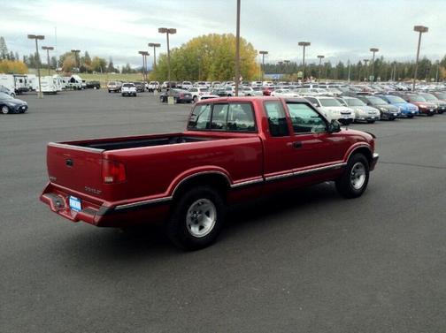 Photo 5 of 20 of 1997 Chevrolet S-10 LS Extended Cab