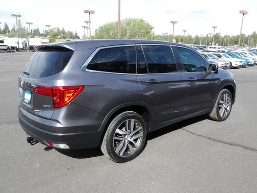 Gray 2017 Honda Pilot EX-L