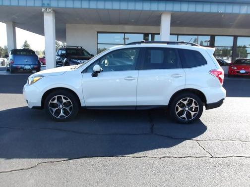 White 2015 Subaru Forester 2.0XT Premium