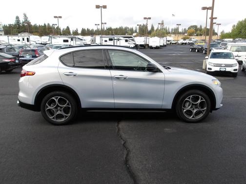 2021 Alfa Romeo Stelvio Base
