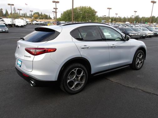 2021 Alfa Romeo Stelvio Base