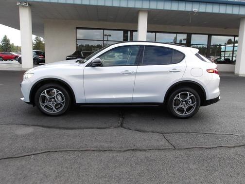 2021 Alfa Romeo Stelvio Base