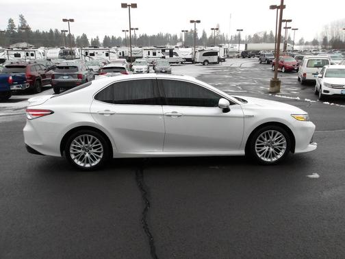 2018 Toyota Camry Hybrid XLE