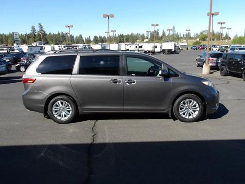 Gray 2017 Toyota Sienna XLE