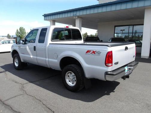 Silver 2004 Ford F-250 XLT SuperCab