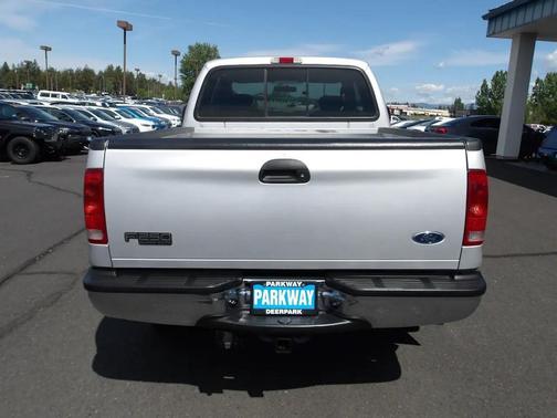 Silver 2004 Ford F-250 XLT SuperCab