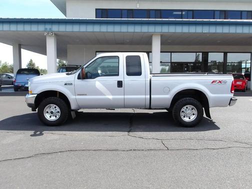 Silver 2004 Ford F-250 XLT SuperCab