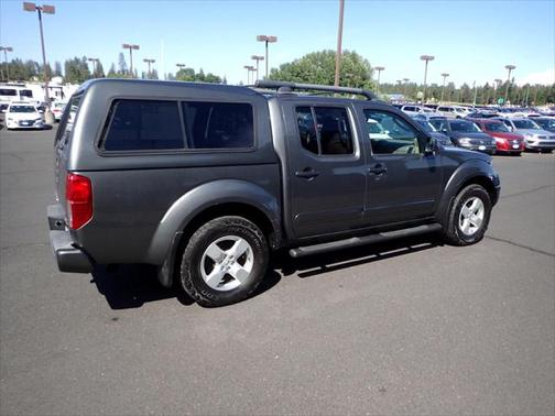Gray 2008 Nissan Frontier LE Crew Cab