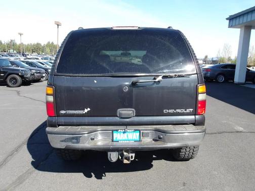 Gray 2004 Chevrolet Tahoe LS