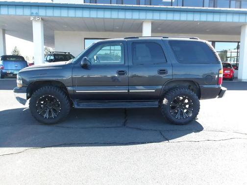 Gray 2004 Chevrolet Tahoe LS