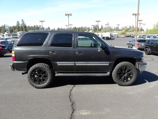 Gray 2004 Chevrolet Tahoe LS